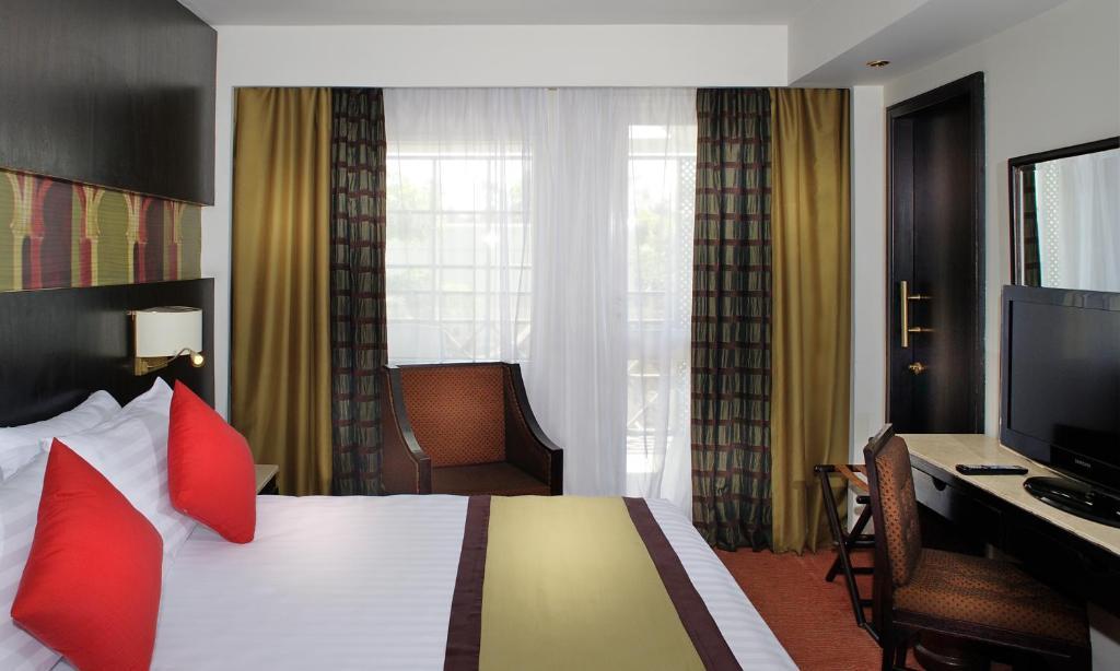 Mercure Cairo Le Sphinx Giza Room photo