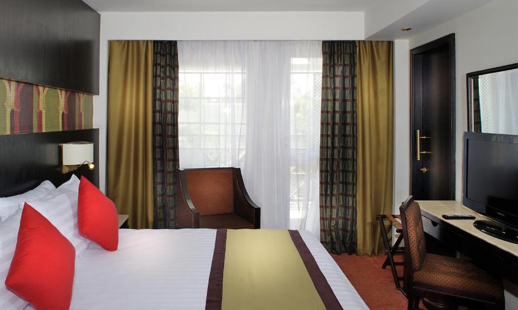 Mercure Cairo Le Sphinx Hotel Giza Room photo