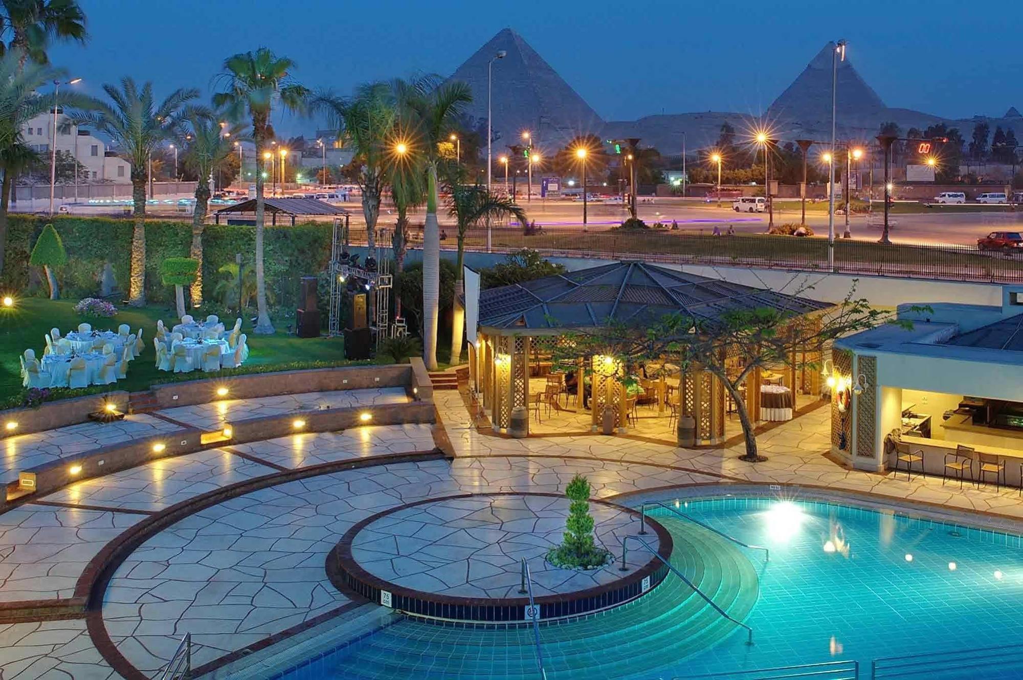 Mercure Cairo Le Sphinx Hotel Giza Exterior photo